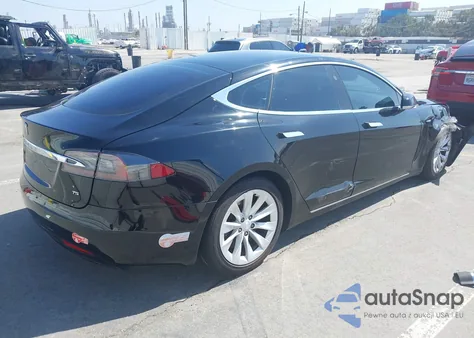2017 Tesla Model S 60/75 z USA, uszkodzony, nr VIN 5YJSA1E16HF213979